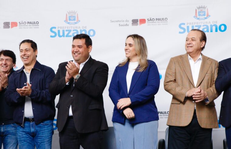 Prefeito participa de solenidade que oficializa HRAT com nome de Estevam Galvão