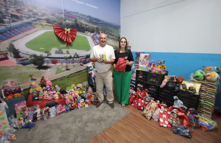 Esporte de Suzano entrega 180 brinquedos e uma tonelada de alimentos ao Fundo Social
