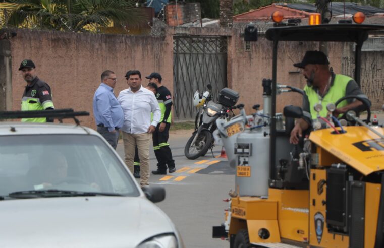 Transporte adquire máquina de pintura viária para alcançar mais bairros em menos tempo