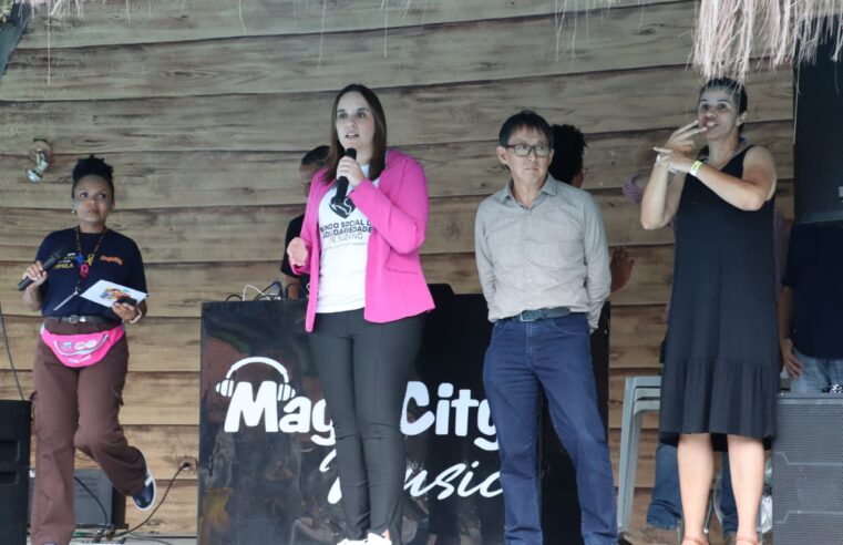 Primeira-dama acompanha evento especial do Dia da Pessoa com Deficiência em parque aquático