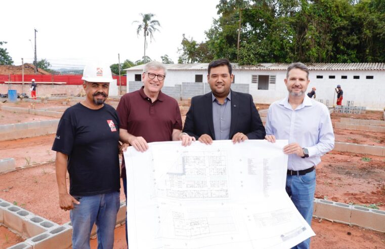 Prefeito vistoria construção da UPA de Palmeiras e destaca avanço das obras na área da Saúde