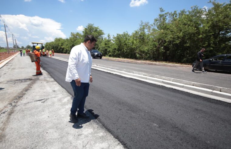Prefeito vistoria obras da avenida Senador Roberto Simonsen