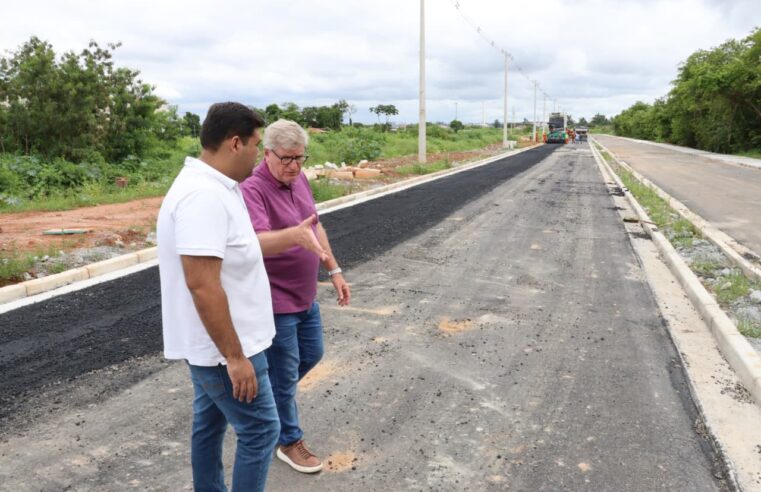 Prefeito vistoria obras da avenida Senador Roberto Simonsen e do Rodoanel durante o fim de semana