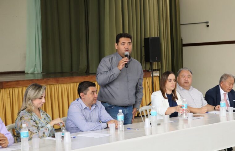 Prefeito participa de encontro com entidades nipo-brasileiras e reforça apoio ao calendário cultural